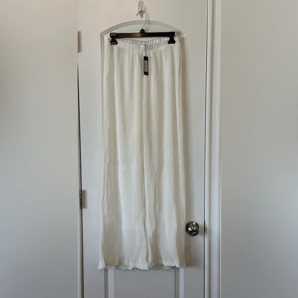PrettyLittleThing White Chiffon Wide Leg Trousers, size 10 - Picture 1 of 3